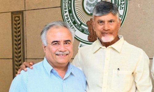Dr Manoj Arora with Chief Minister of Andhra Pradesh